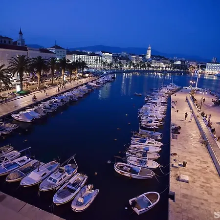 Luxury Ana In The Heart Of Ferienhaus Split