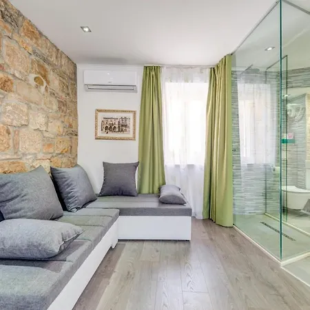 Luxury Ana In The Heart Of بيت للعطل *