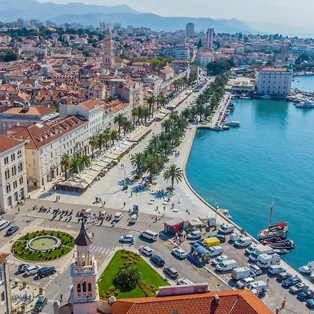 Luxury Ana In The Heart Of Σπλιτ