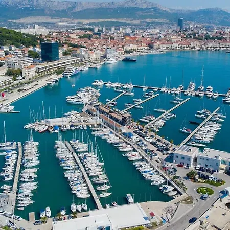 Luxury Ana In The Heart Of بيت للعطل